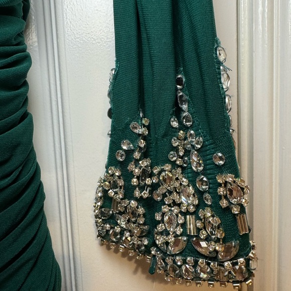 NWT MacDuggal Jewel Cuffed Asymmetrical Long Gown in Emerald Green Size 8 #12231 - Picture 8 of 13